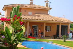 Urlaub in Spanien mit Hund: Ferienhaus Villa Javi mit großem Privatpool in Riumar 
